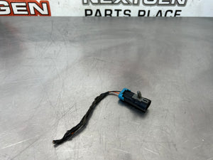 97-04 C5 CORVETTE UNDER HOOD LIGHT FEMALE PIGTAIL OEM