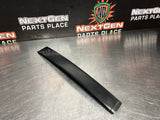 04 -06 PONTIAC GTO EXTERIOR B PILLAR WINDOW TRIM LH SIDE 92093111 OEM #901