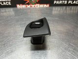 05-13 C6 CORVETTE RIGHT SIDE DASH VENT OEM 10323198 #1080