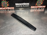 04 -06 PONTIAC GTO EXTERIOR B PILLAR WINDOW TRIM LH SIDE 92093111 OEM #1306
