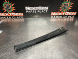 04 -06 PONTIAC GTO EXTERIOR B PILLAR WINDOW TRIM RH SIDE 92093112 OEM #901