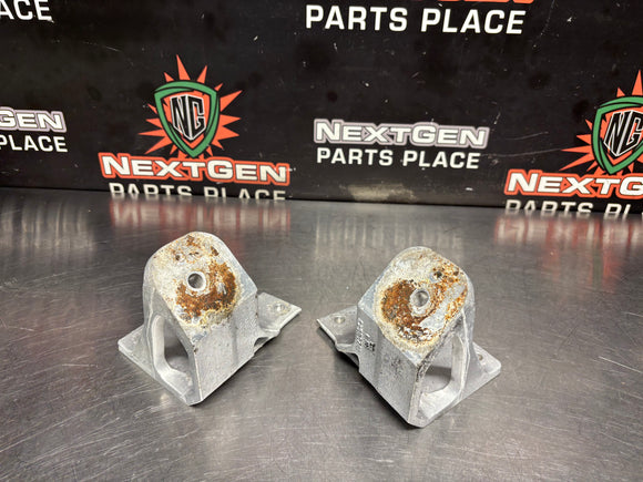 97-04 C5 CORVETTE MOTOR MOUNT BRACKETS 10260642 10260643 OEM #1190