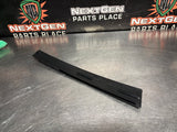 04 -06 PONTIAC GTO EXTERIOR B PILLAR WINDOW TRIM RH SIDE 92093112 OEM #1522