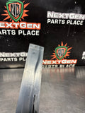04 -06 PONTIAC GTO EXTERIOR B PILLAR WINDOW TRIM LH SIDE 92093111 OEM #1522