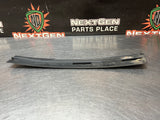 04 -06 PONTIAC GTO EXTERIOR B PILLAR WINDOW TRIM LH SIDE 92093111 OEM #1043