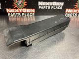 2004 PONTIAC GTO HOOD FUSE BOX COVER LID OEM 92169852 #1167
