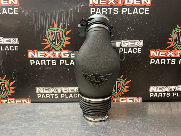 97-04 C5 CORVETTE AIR INTAKE BRIDGE WITH MAF OEM 25179366 #1190