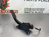 08 - 09 PONTIAC G8 GAS PEDAL OEM 92213646 #556