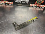 04-06 GTO FRONT LEFT BUMPER GUIDE BRACKET OEM 92048615 #1269