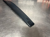 04 -06 PONTIAC GTO EXTERIOR B PILLAR WINDOW TRIM RH SIDE 92093112 OEM #1027