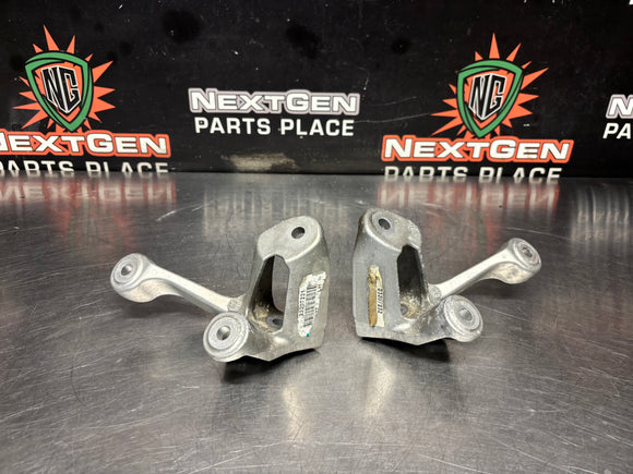 2017 C7 CORVETTE Z06 LH/RH MOTOR MOUNT BRACKETS 23207231/23207232 OEM #1181