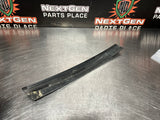 04 -06 PONTIAC GTO EXTERIOR B PILLAR WINDOW TRIM RH SIDE 92093112 OEM #901