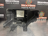 2004 SILVERADO K2500 6.6 FUSE BOX COVER/LID 15200390 AND BRACKET OEM #859
