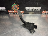 08 - 09 PONTIAC G8 GAS PEDAL OEM 92213646 #1423