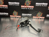 2011 CAMARO SS CLUTCH PEDAL WITH BRACKET/ LINE OEM 92233497 #951