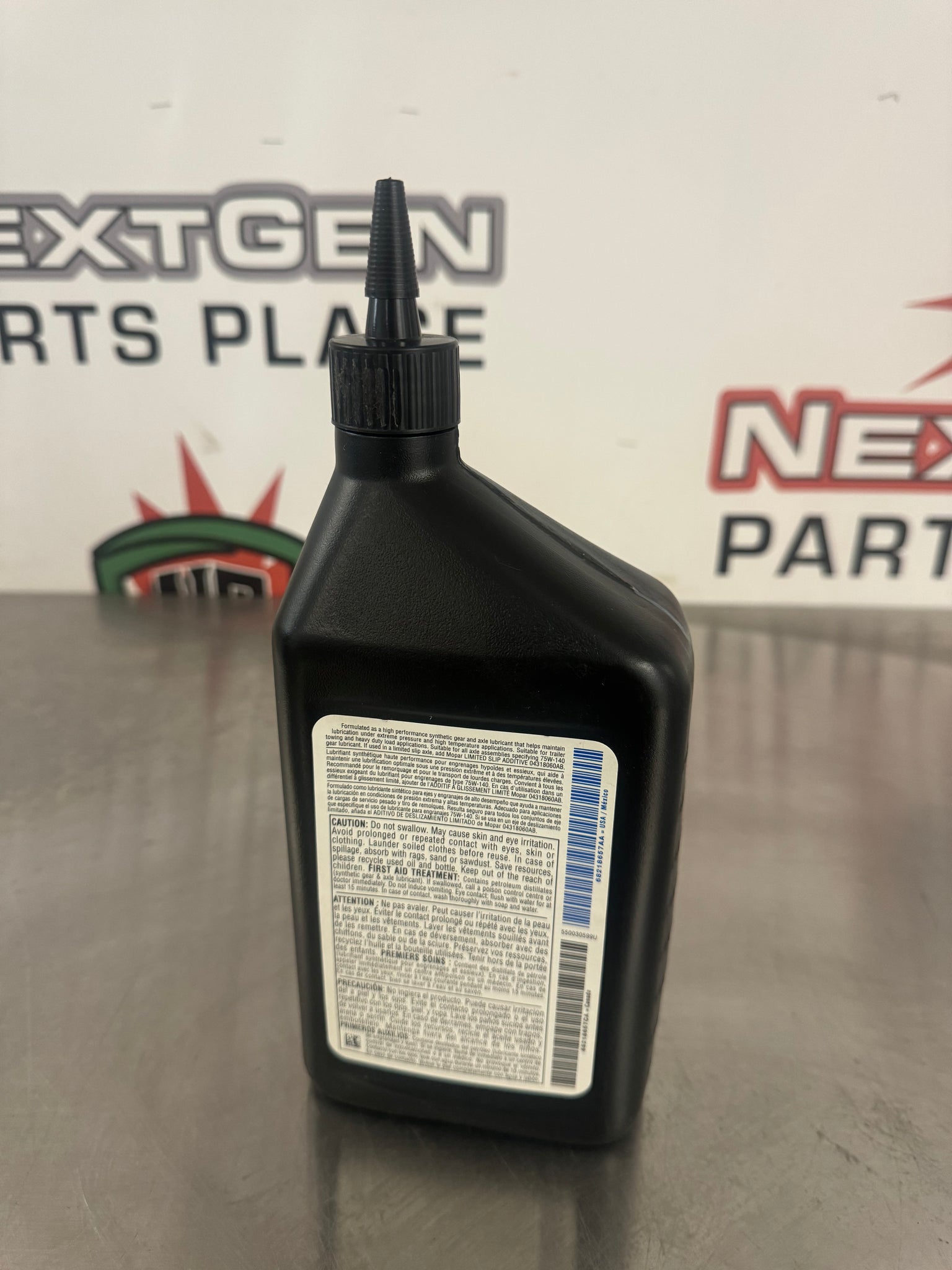 MOPAR 68218657AA SYNTHETIC GEAR AND AXLE LUBRICANT SAE 75W-140 - 1