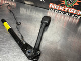 2005 C6 CORVETTE RH PASSENGER SIDE SEAT BUCKLE PRE TENSIONER OEM #1110
