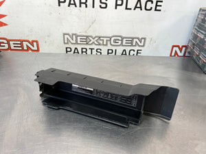 2004 PONTIAC GTO HOOD FUSE BOX COVER LID 92169852 #560