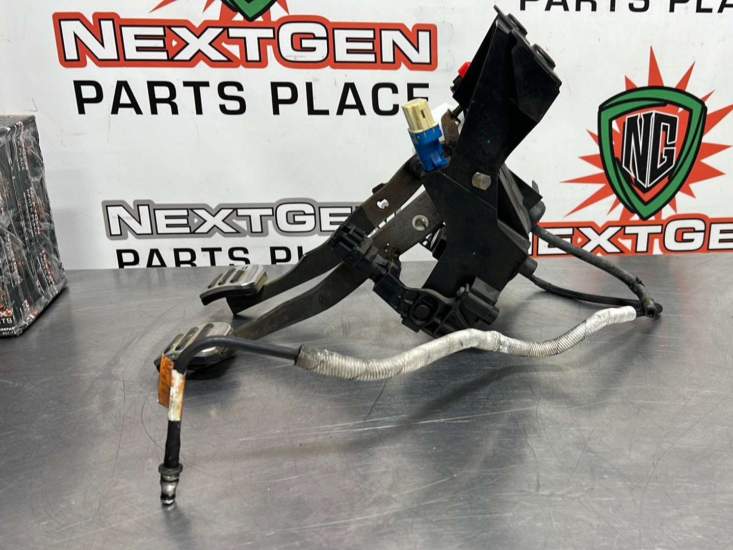 2008 FORD MUSTANG GT500 HYDRAULIC CLUTCH BRAKE PEDAL ASSEMBLY OEM #345 ...