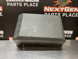 2011 GMC SIERRA K2500 FUSE BOX LID 25815385 OEM #1090