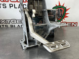 2008 C6 CORVETTE STEERING COLUMN BRACKET AUTOMATIC W/ BRAKE PEDAL 15211485 #224