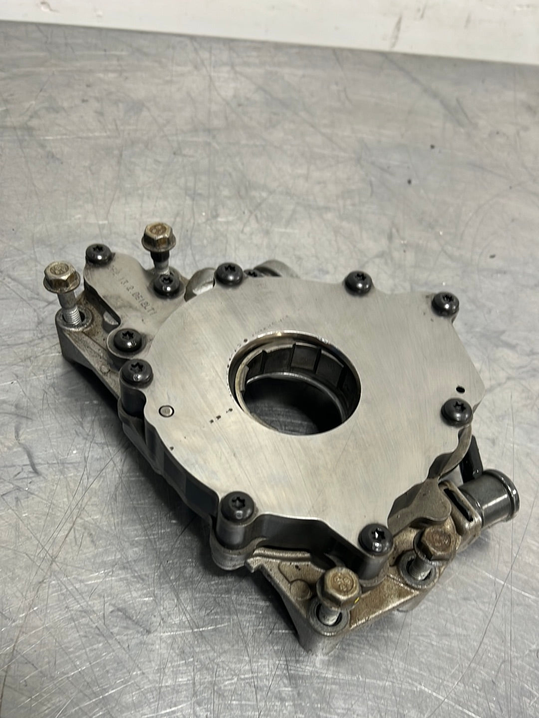 thumbnail image 2 of Genuine GM 12686434 Oil Pump For 2014-2021 LT1 / LT4 Wet Sump – Camaro, Corvette, CTS-V 2 of 4
