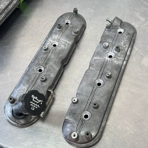 GM OEM GEN III LS VALVE COVER SET USED 12570428 12570427 5.3 4.8 6.0