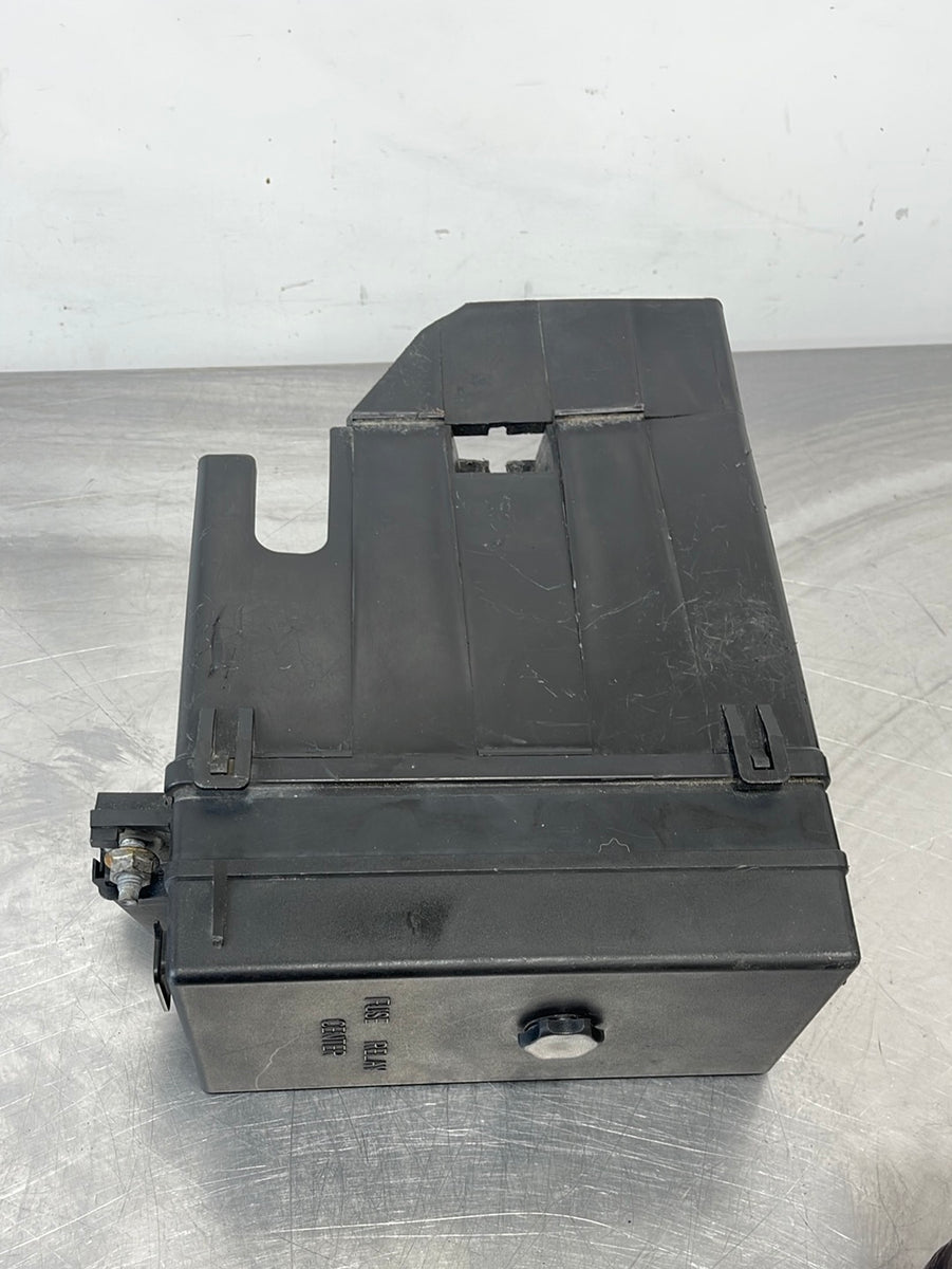 9798 C5 Corvette Under Hood Fusebox Fuse Block Engine Bay OEM 1216101