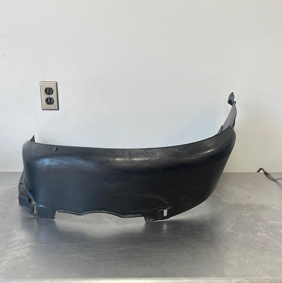 04 - 06 PONTIAC GTO FRONT DRIVER LH INNER FENDER WELL LINER OEM 92081645