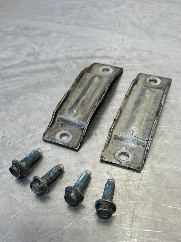 97-04 C5 CORVETTE REAR LEAF MOUNTING PLATES AND BOLTS OEM