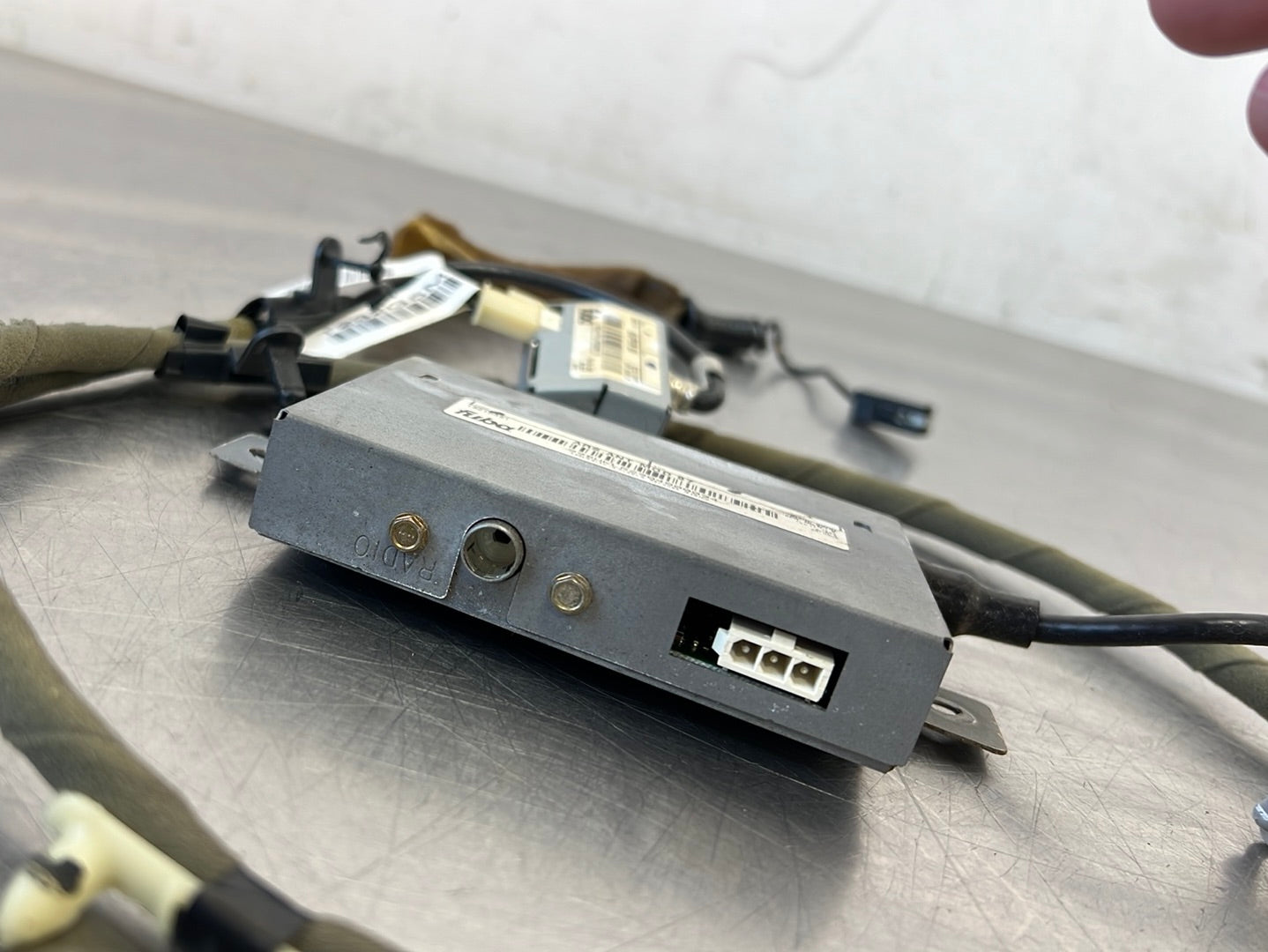 1999 C5 CORVETTE ARS ANTENNA MODULE AND WIRE OEM – NextGenPartsPlace