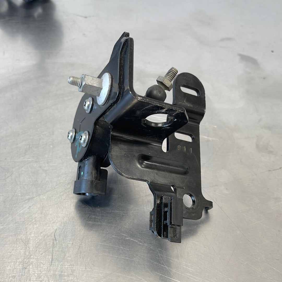 14-19 C7 CORVETTE RIDE HEIGHT CONTROL SENSOR LH REAR OEM 23110569 ...